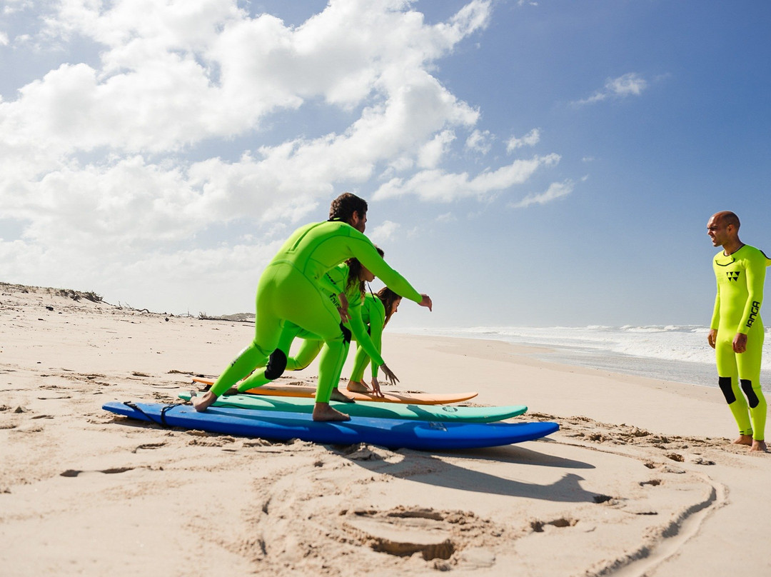 Dude Surf School景点图片
