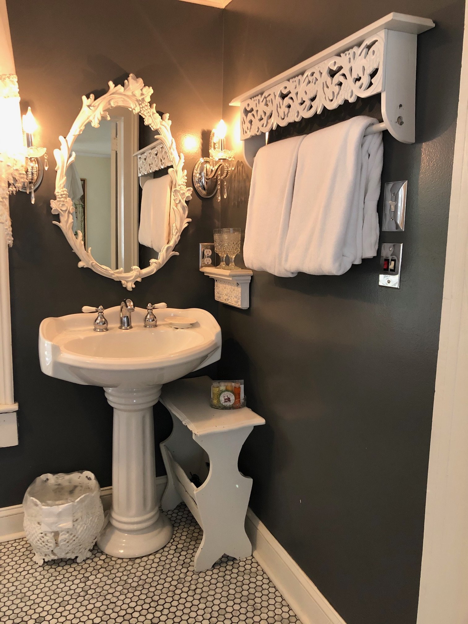 The Aerie Bed & Breakfast-浴室