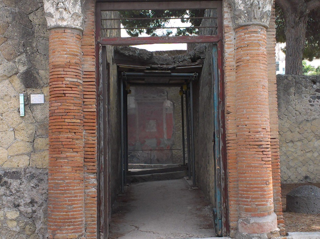 House of the Grand Portal-埃尔科拉诺必去景点