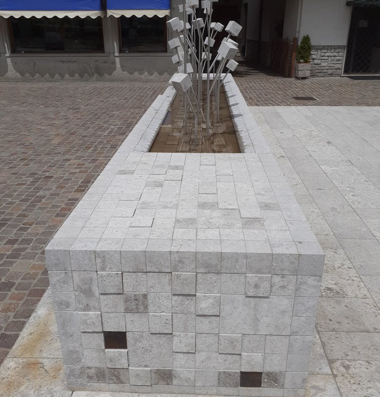 Fontana dei Chiodi-Forno di Zoldo必去景点
