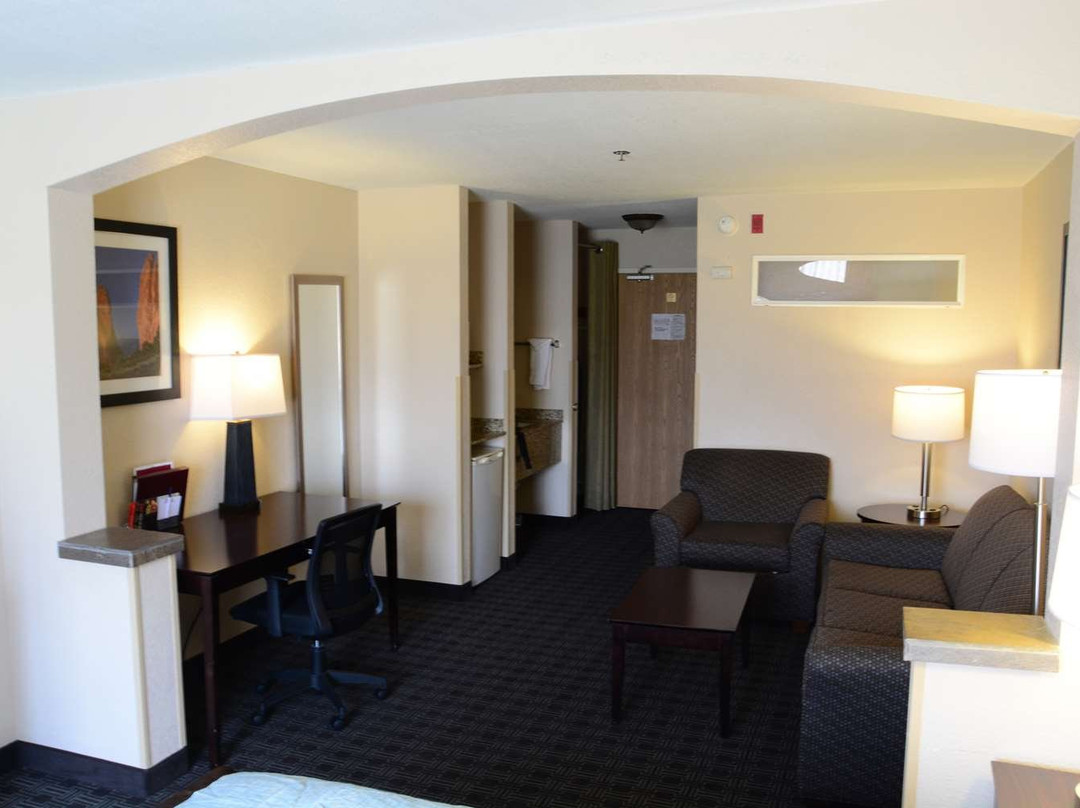 Best Western Plus Gateway Inn & Suites主图