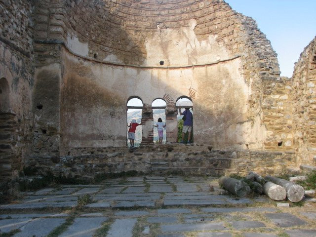 Saint Achillios Basilica景点图片