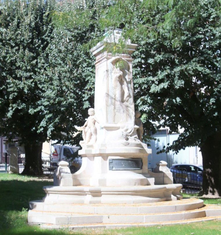 Monument à Joseph Jérôme de Lalande景点图片