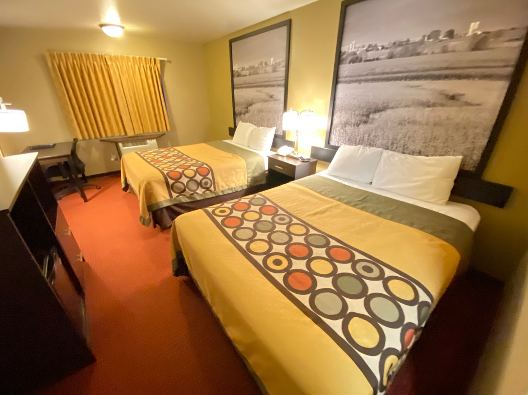 Super 8 by Wyndham Eau Claire WI主图