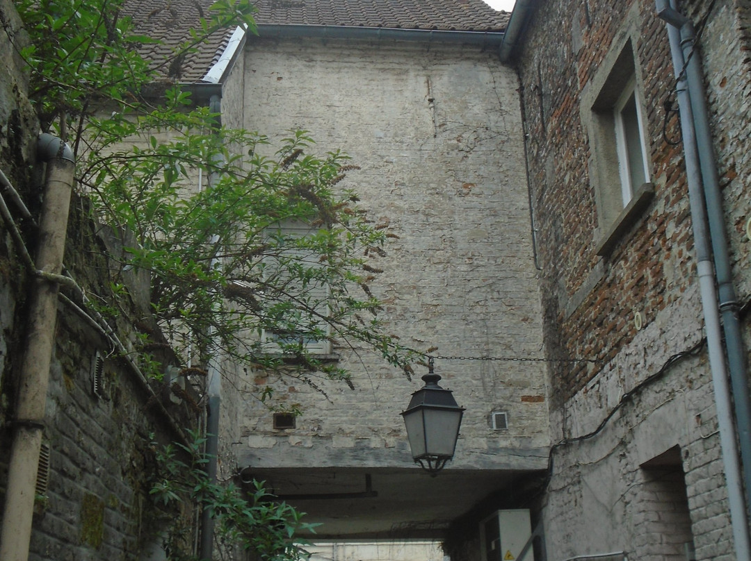 Eglise Saint-Wasnon-Conde-sur-l'Escaut必去景点