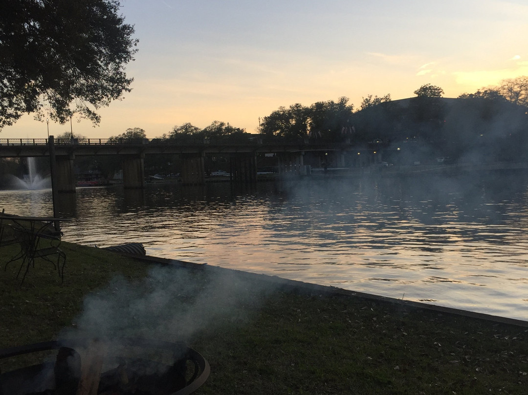 Andre's Riverview Bed and Breakfast主图