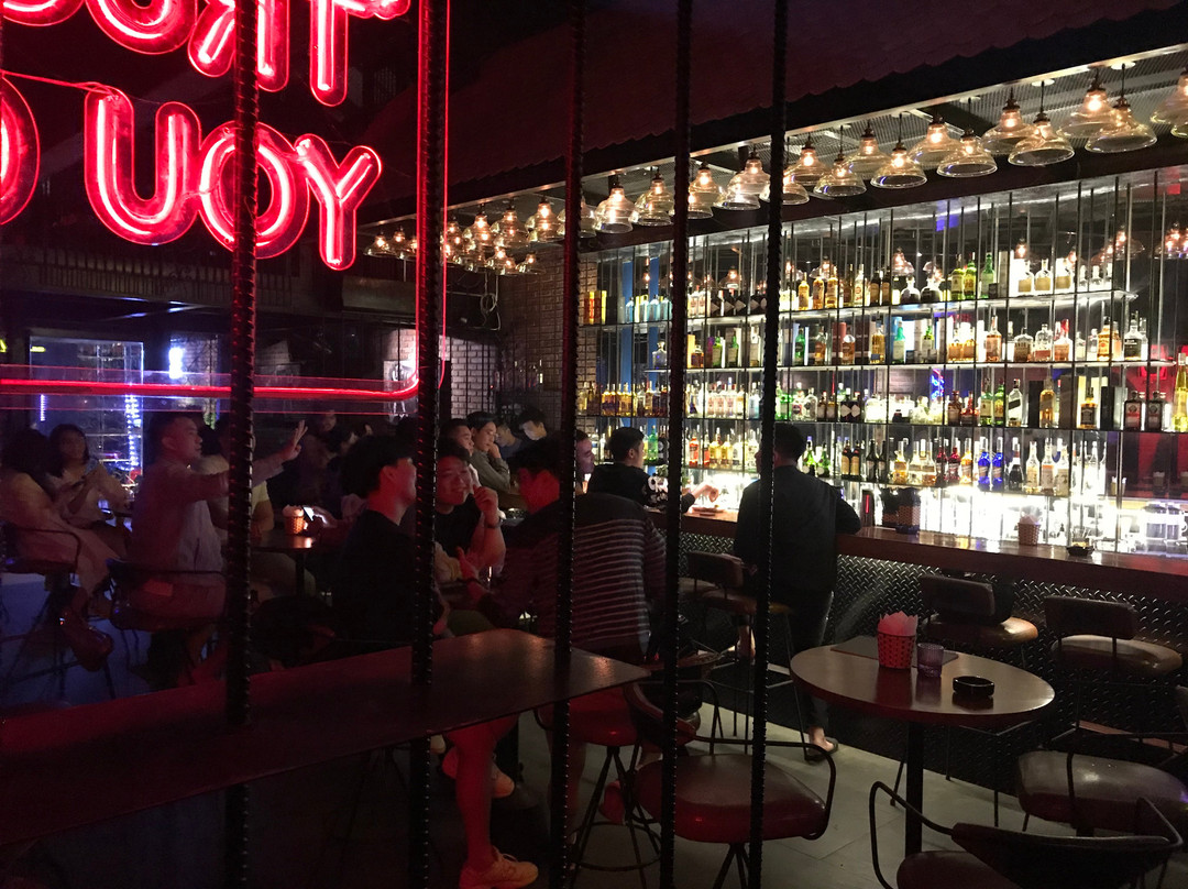 The Local Wine & Cocktail Bar-荣市必去景点