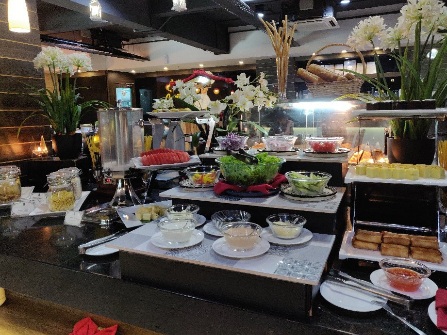 Symphony Suites Hotel主图