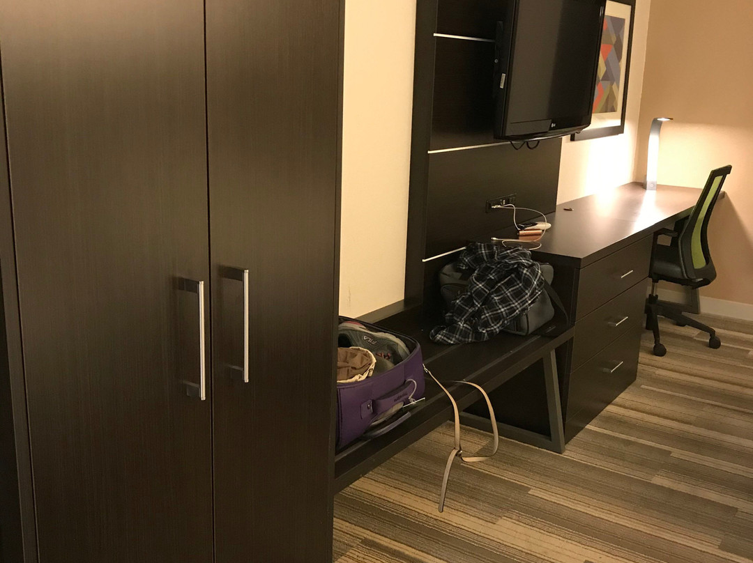 希尔斯维尔智选假日酒店主图