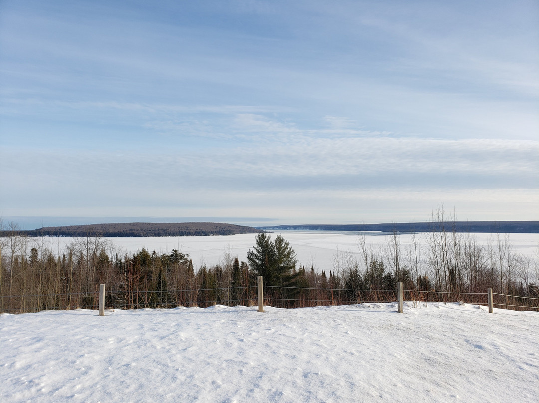 谬尼辛湖景智选假日套房酒店主图