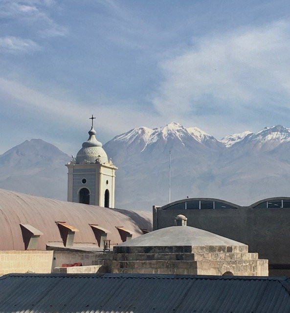 罗斯坦波斯酒店主图
