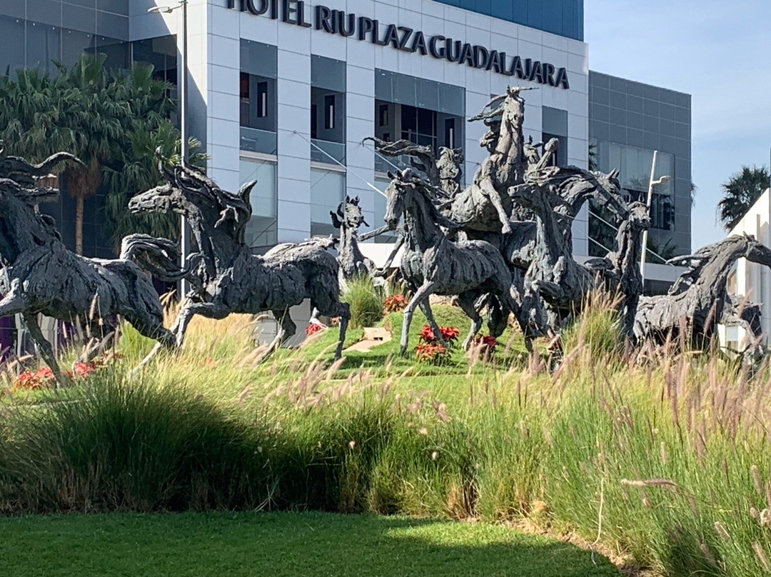 Escultura La Estampida景点图片