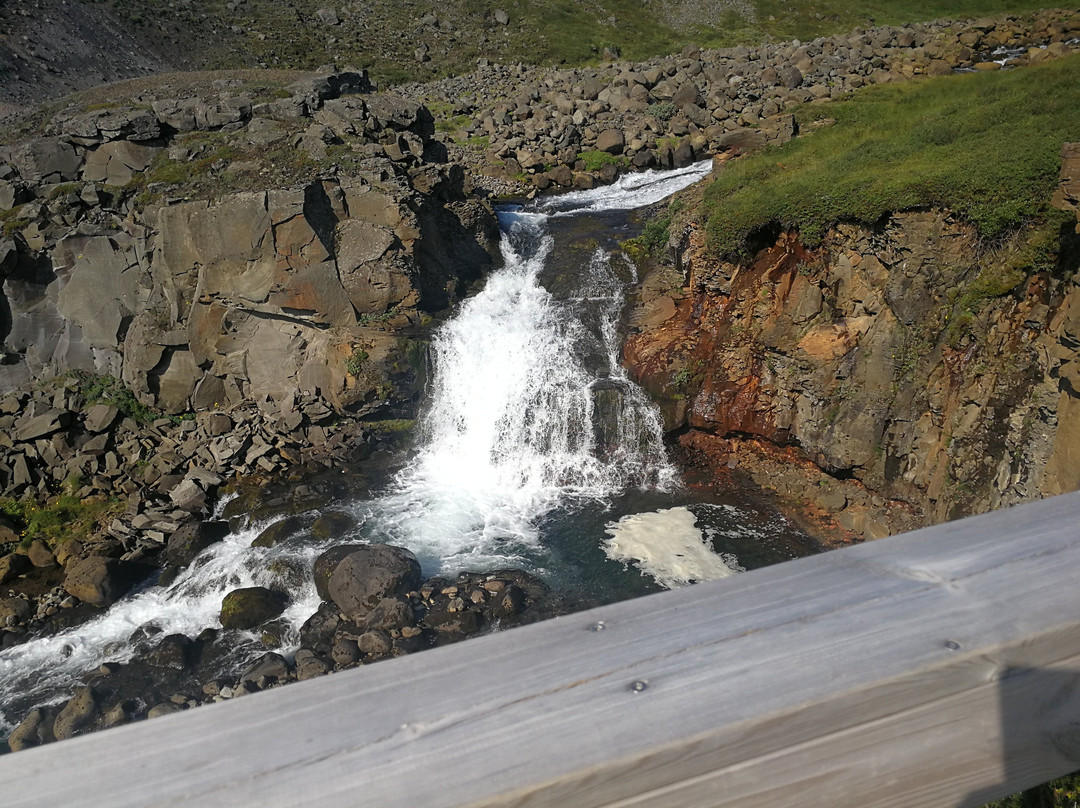 Rjúkandi Waterfall-埃伊尔斯塔济必去景点