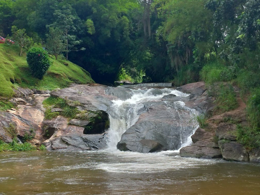 Cachoeira Poço Belo景点图片