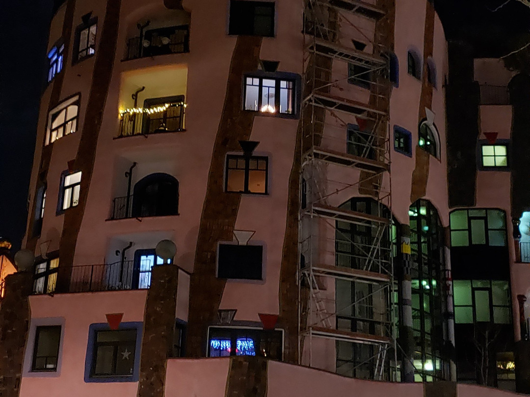 Brunnen im Innenhof - Hundertwasserhaus-马格德堡必去景点