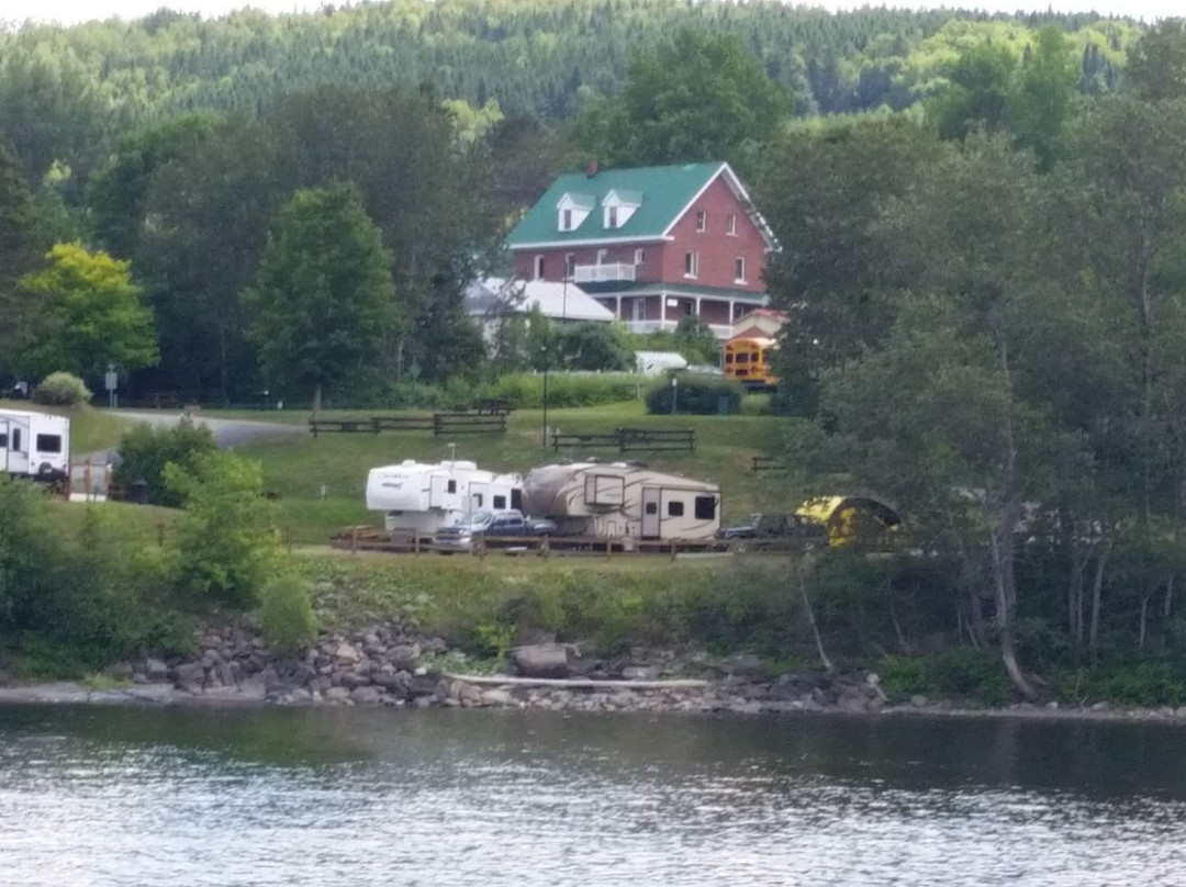 L'Exception - Auberge Cafe Resto主图