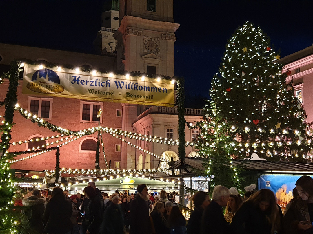 Residenzplatz Market-萨尔茨堡必去景点