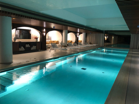 多布松酒店主图