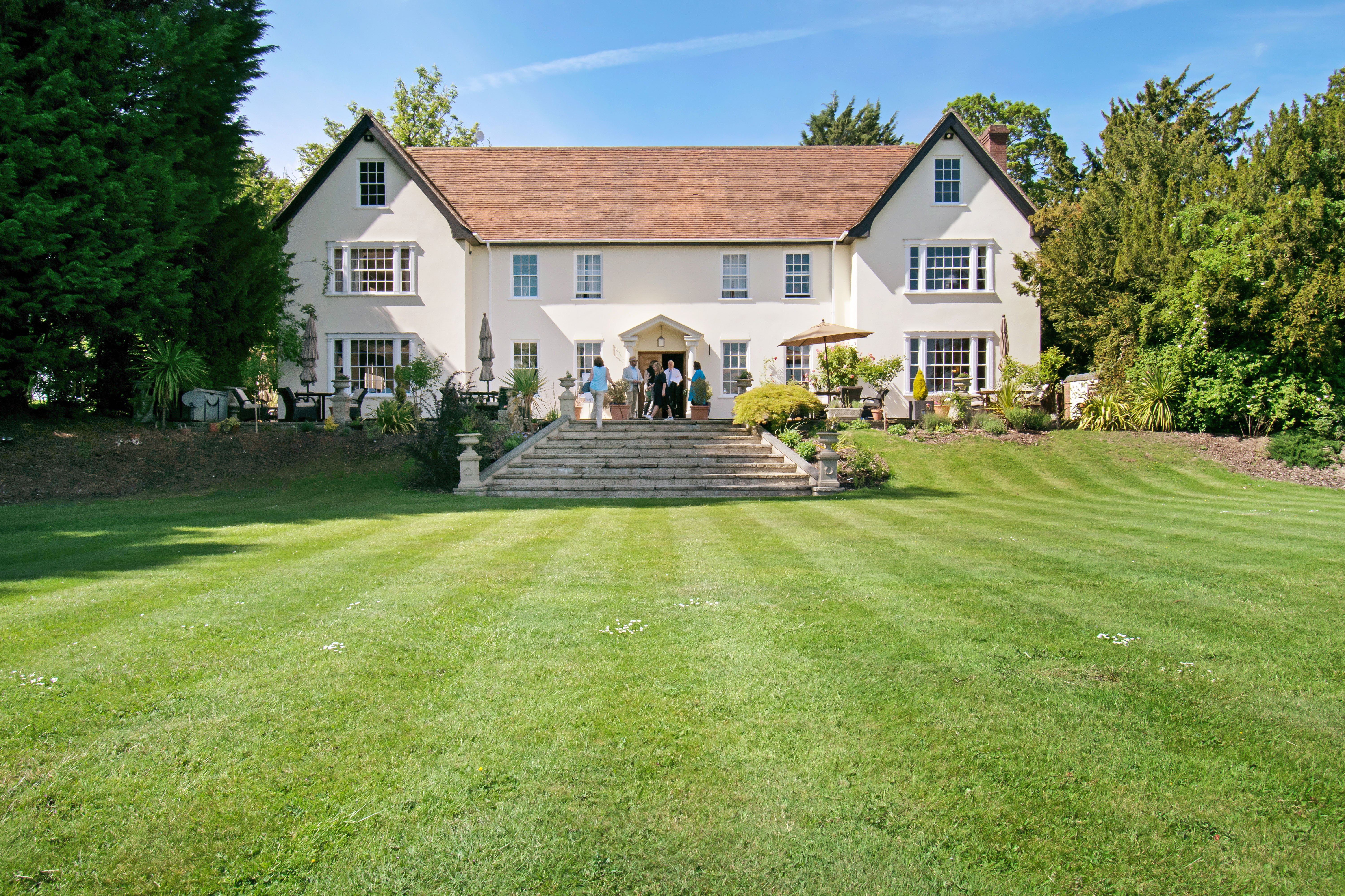 Sturmer Hall-官方