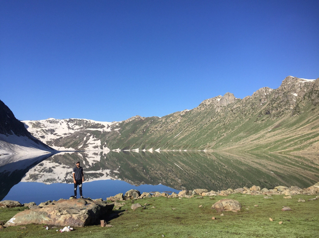 Tarsar Lake景点图片