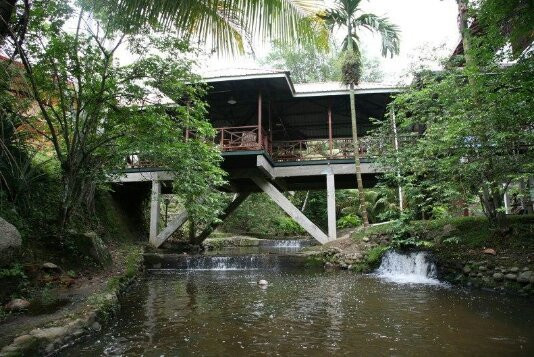 斯拉贡民宿主图