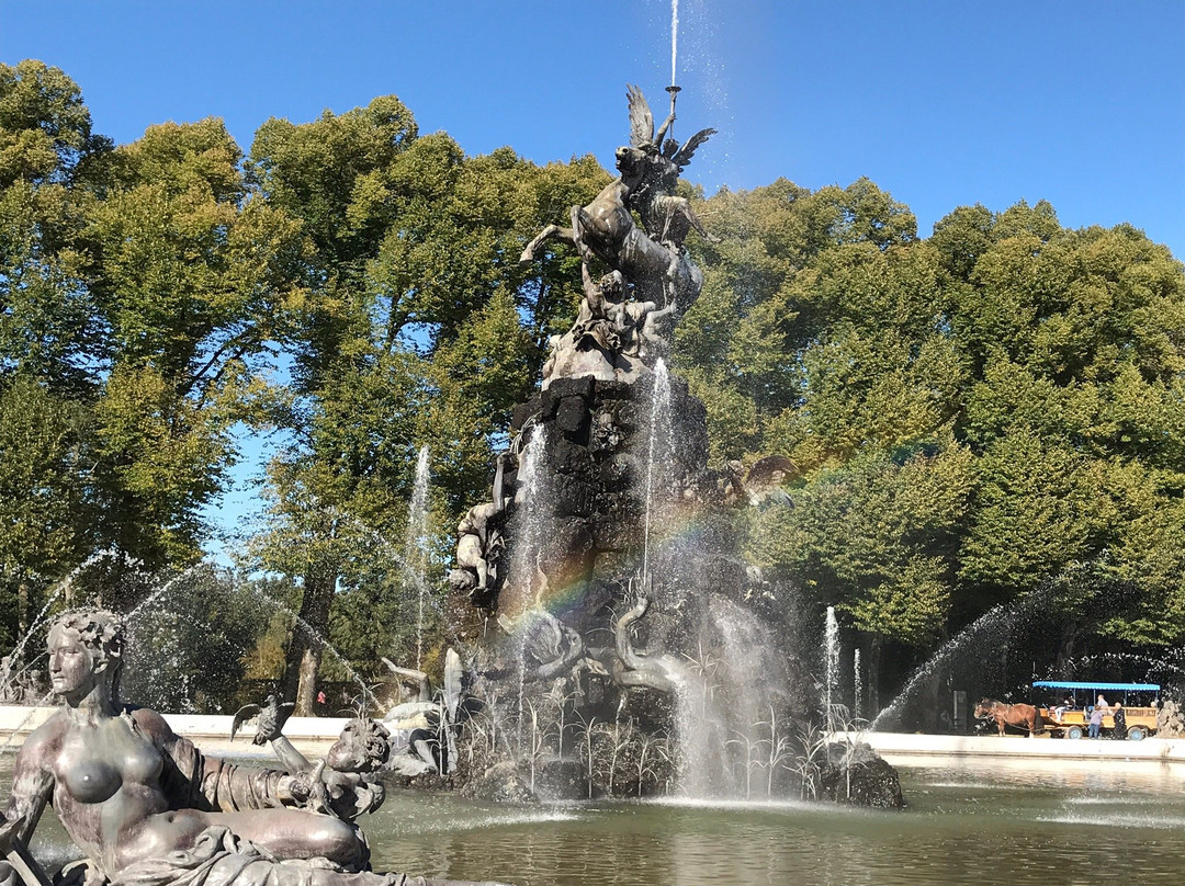 Fama Fountain景点图片