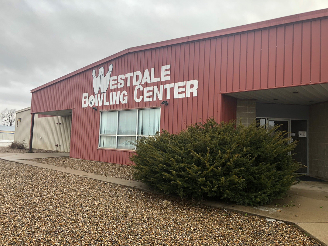 Westdale Bowling Center & Lazer Tag-锡达拉皮兹必去景点