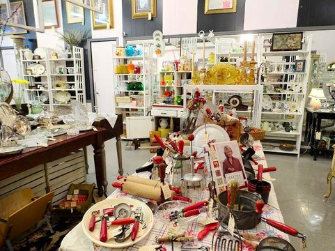 Ridgeville旅游景点-Relic Revival Antique Shop