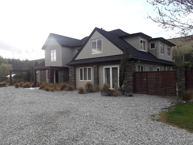 皇后镇乡村旅馆主图