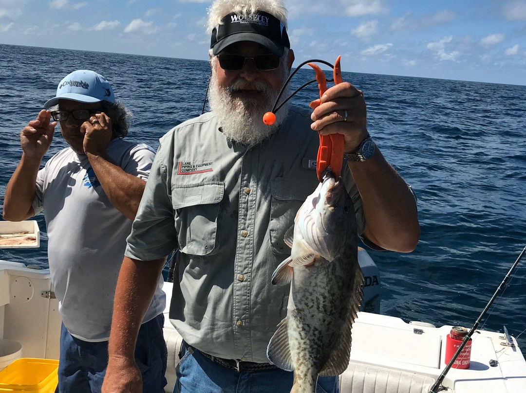 Bottoms Up Fishing Excursions-Holiday必去景点