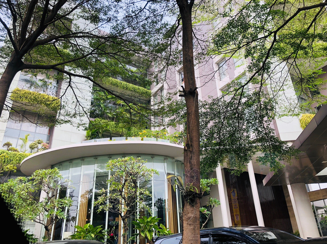 塞尔彭瑟尔滨海酒店主图