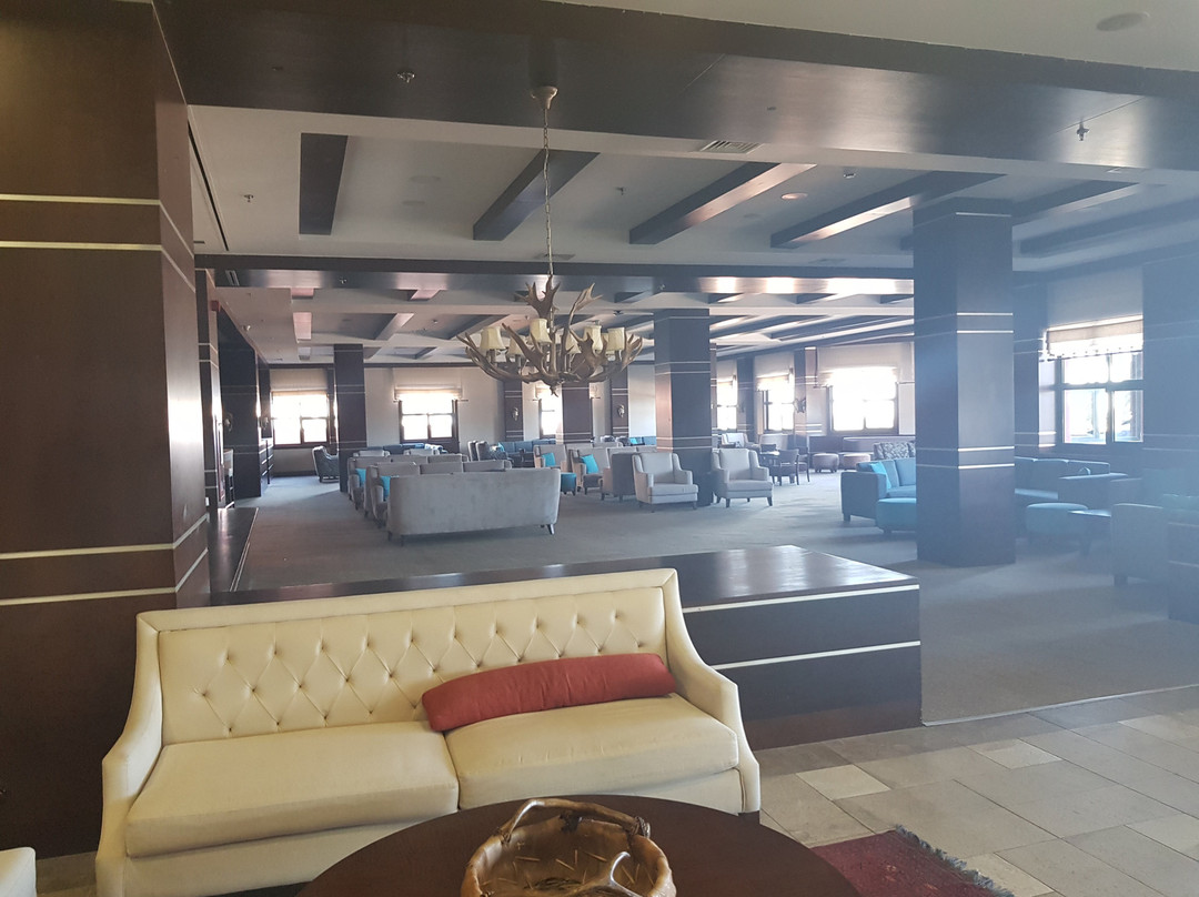 Karinna Hotel Convention Center & Spa主图
