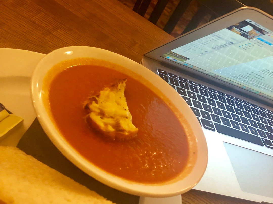 The Wheatsheaf Hotel主图