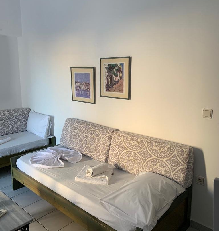 Astra Hotel Apartments主图