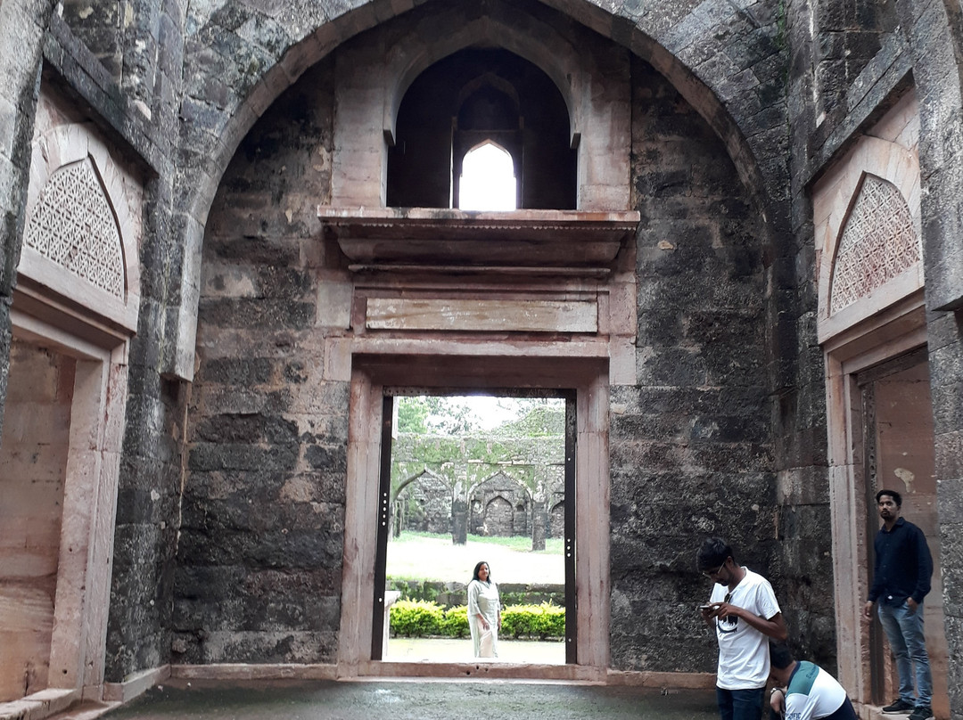 Hindola Mahal (Swing Palace)景点图片