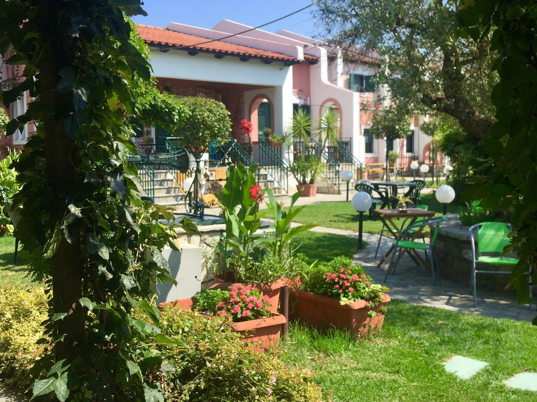 Romalea's Apartments主图