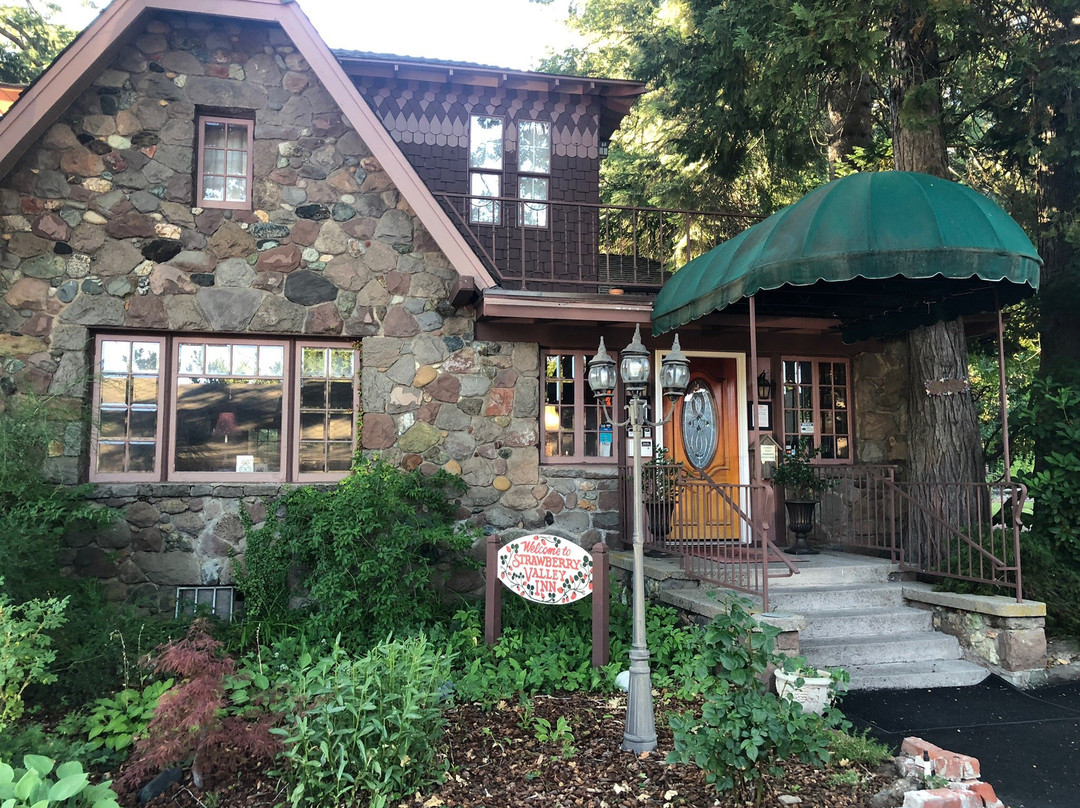 草莓谷客栈主图