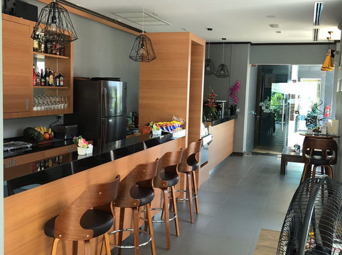 奈汉海滩奈亚布里度假酒店主图