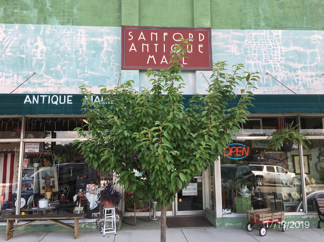 Sanford Antique Mall-Sanford必去景点