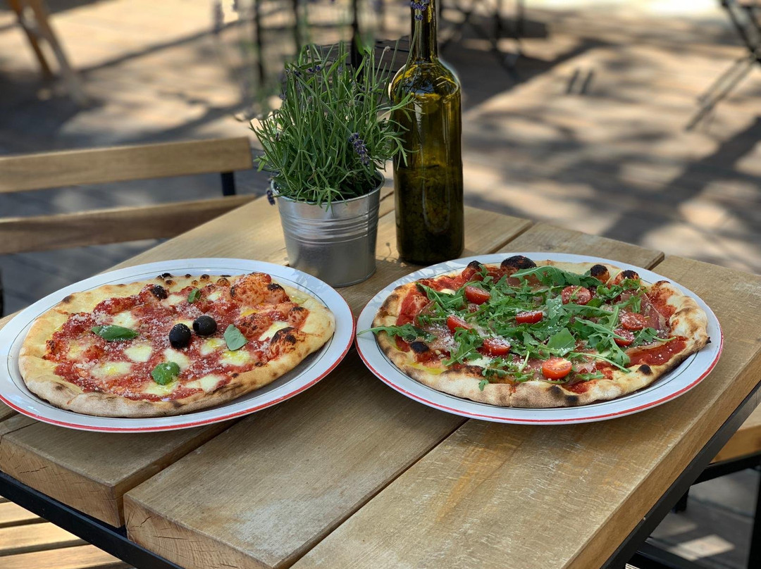 Srima餐馆和美食-Pizza Bar Pomodoro