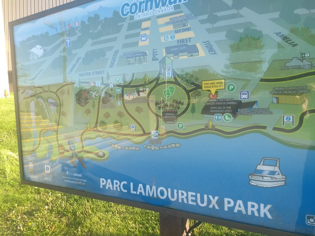 Lamoureux Park-康沃尔必去景点