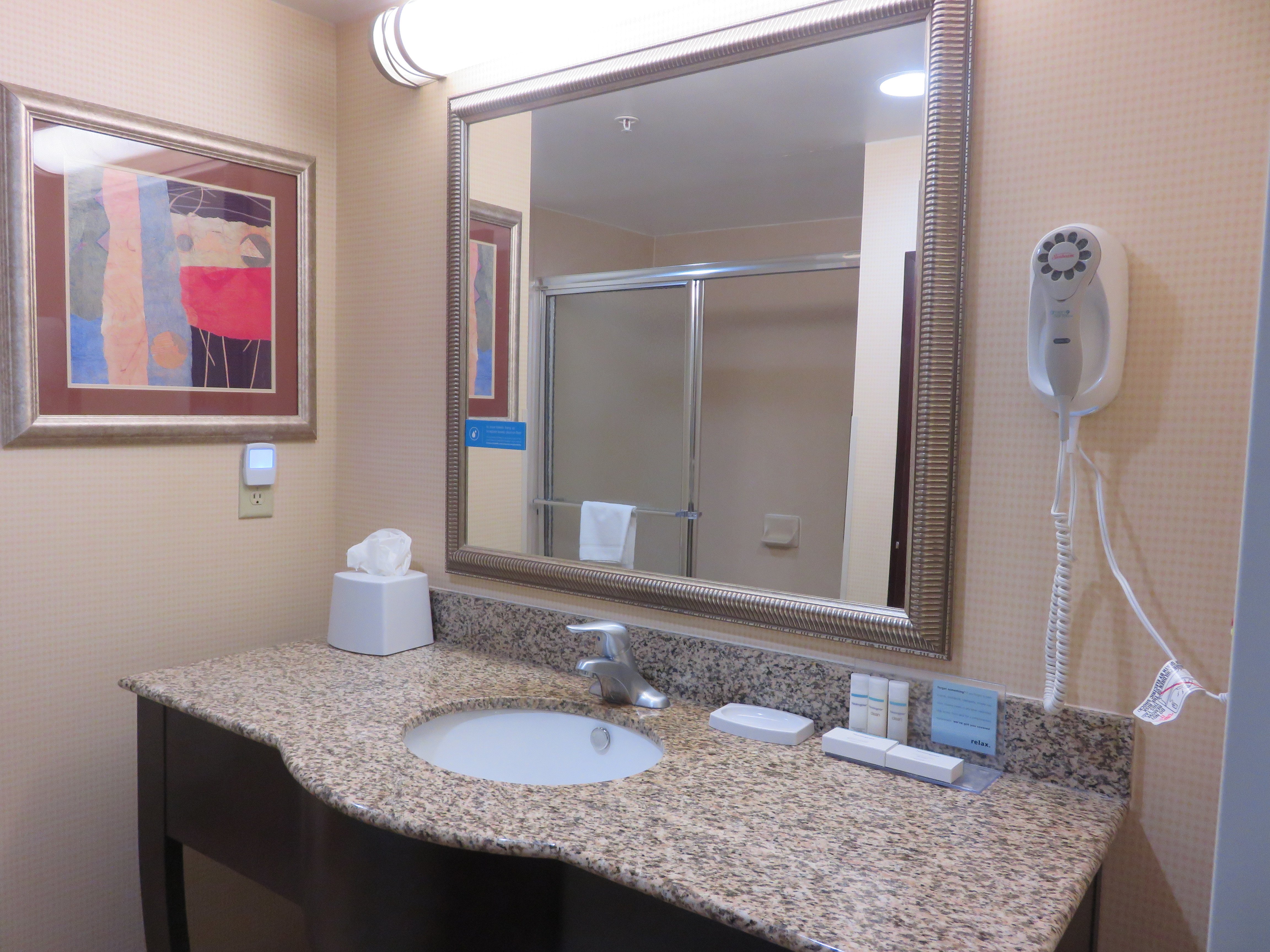 Hampton Inn Galax-浴室