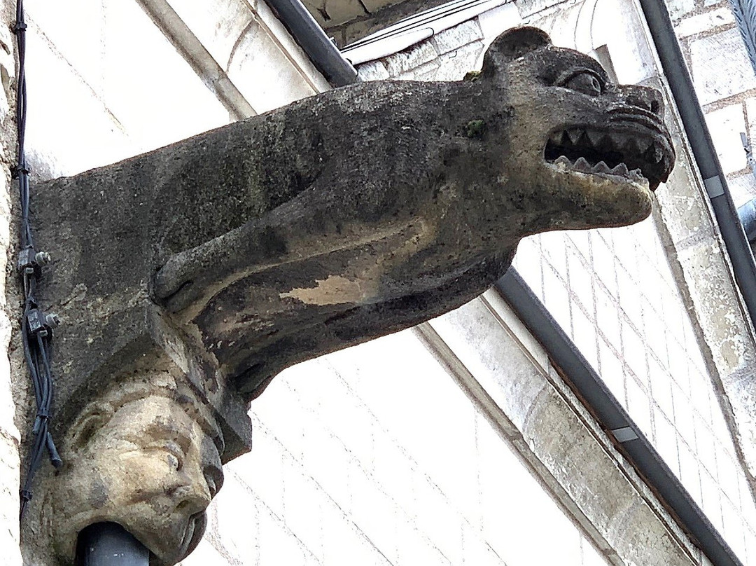 Eglise Saint-Germain-Bourgueil必去景点