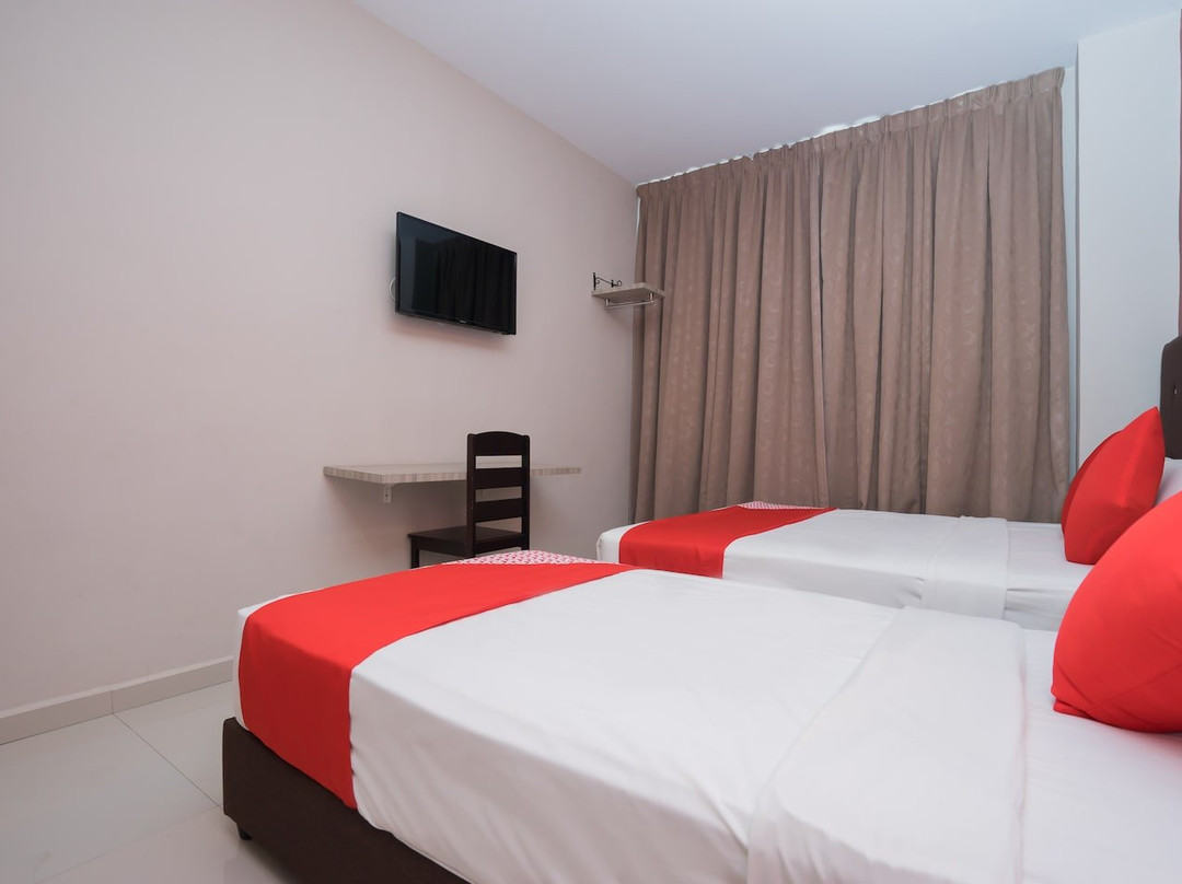 Super Oyo Capital O 90556 Hotel Cherita Rooms主图