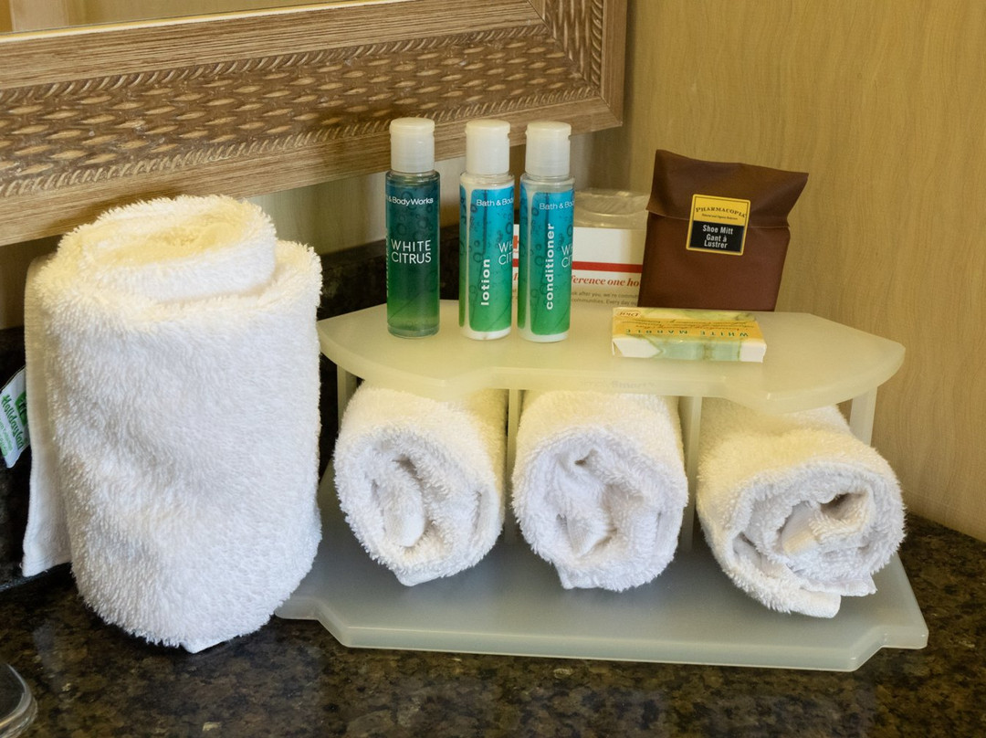 蒙特雷湾假日智选快捷酒店主图