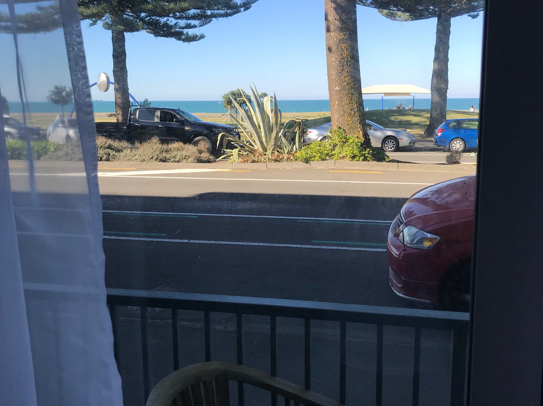 鹦鹉螺酒店主图