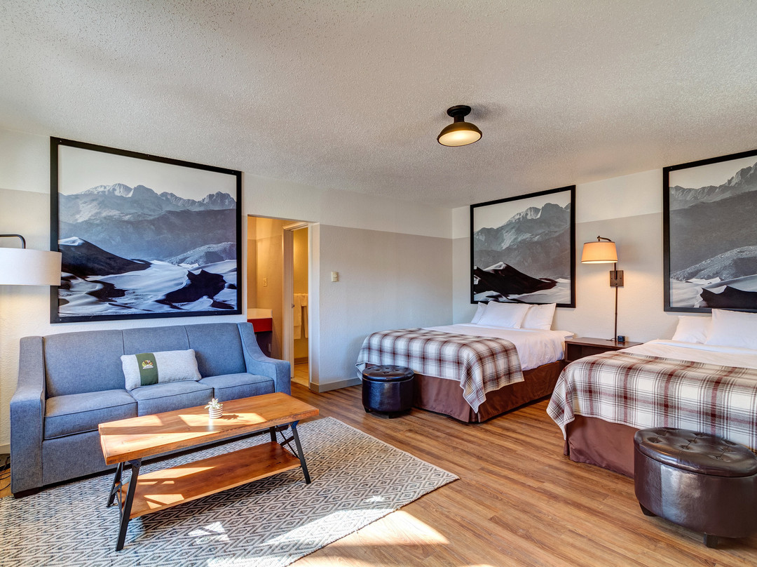 萨利达速8酒店主图