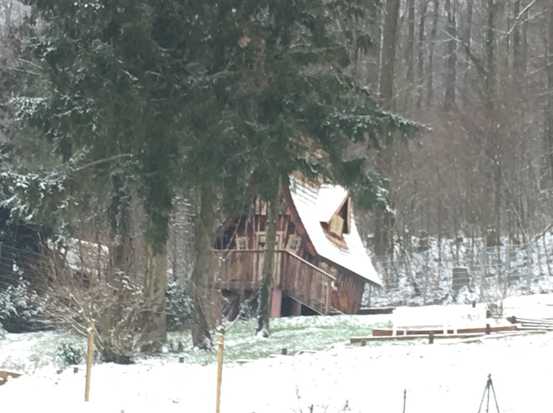 Hexenhauschen am Waldrand