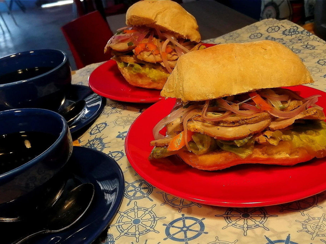 Zorritos餐馆和美食-Momo & Raca Café De Playa - Zorritos