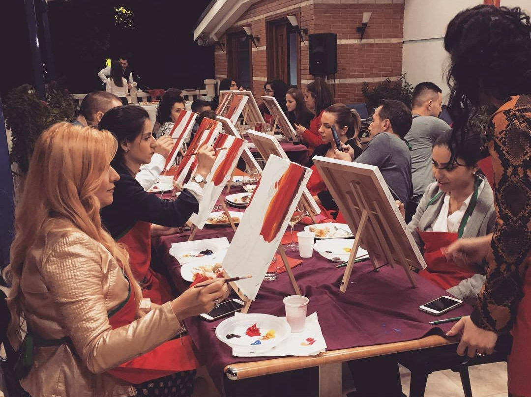 Telajo & Vere or Paint & Wine Albania-地拉那必去景点